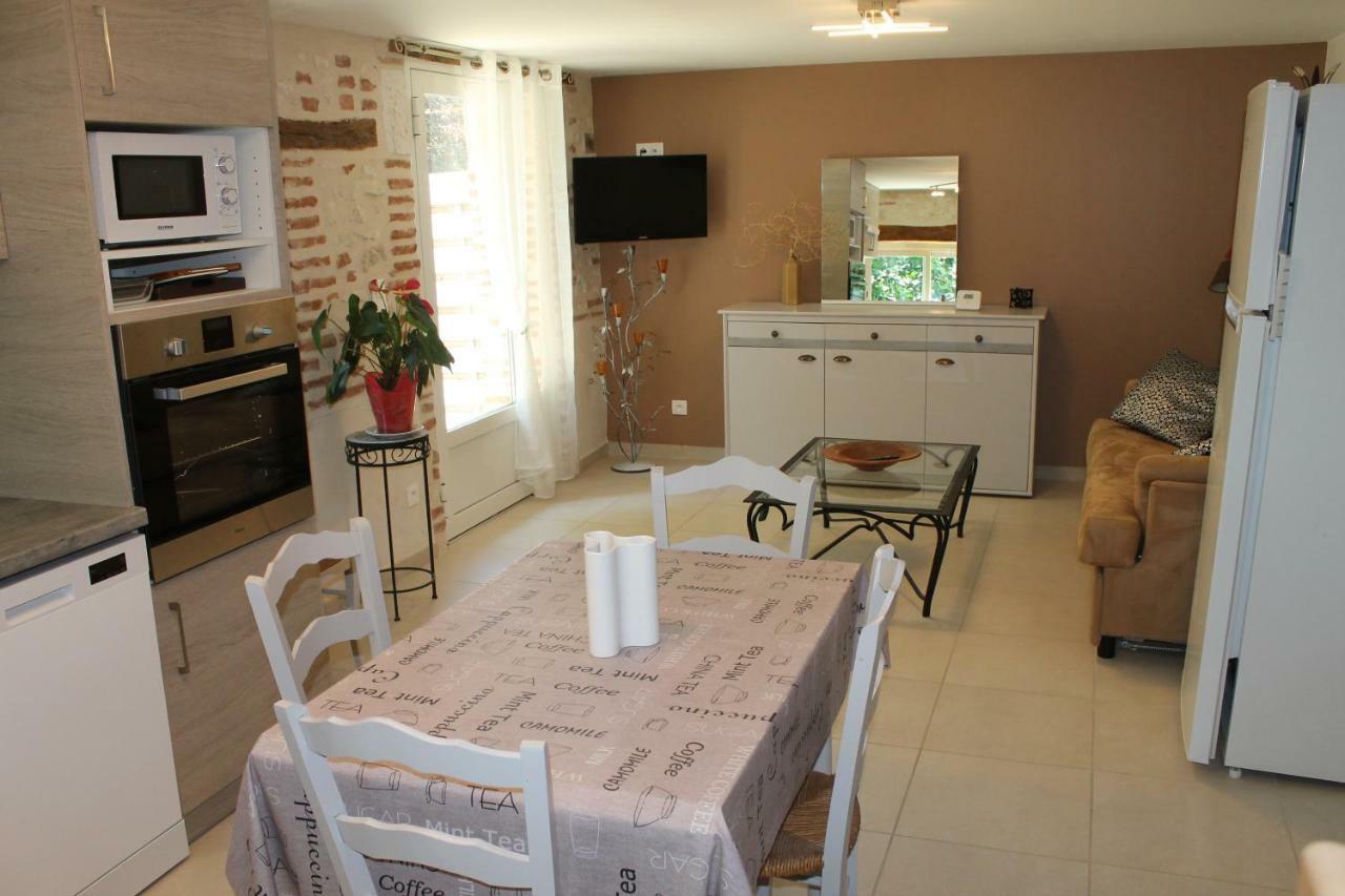 Gites Clodeguy No 2 Saint-Sylvestre-sur-Lot Exterior foto